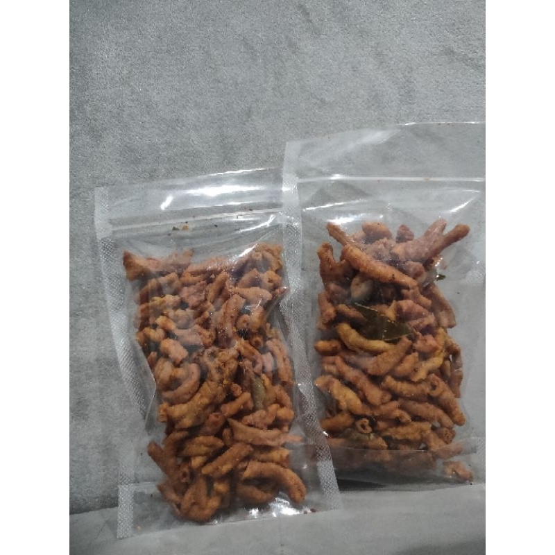 

Keripik kripik Usus Pedes daun jeruk 100gr