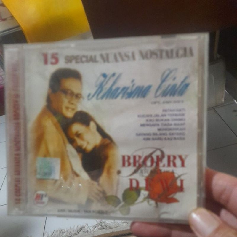 cd musik 15 special nuansa nostalgia kharisma cinta broey dan dewi yul (CD102)