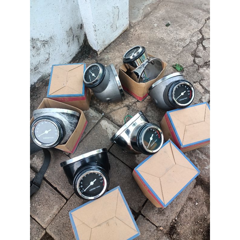 BATOK YL SET SPIDO TOSA PNP CB (BATOK +spidoBATOK YL PNP CB /PNP LAMPU DAYMAKER 5,7INCHI