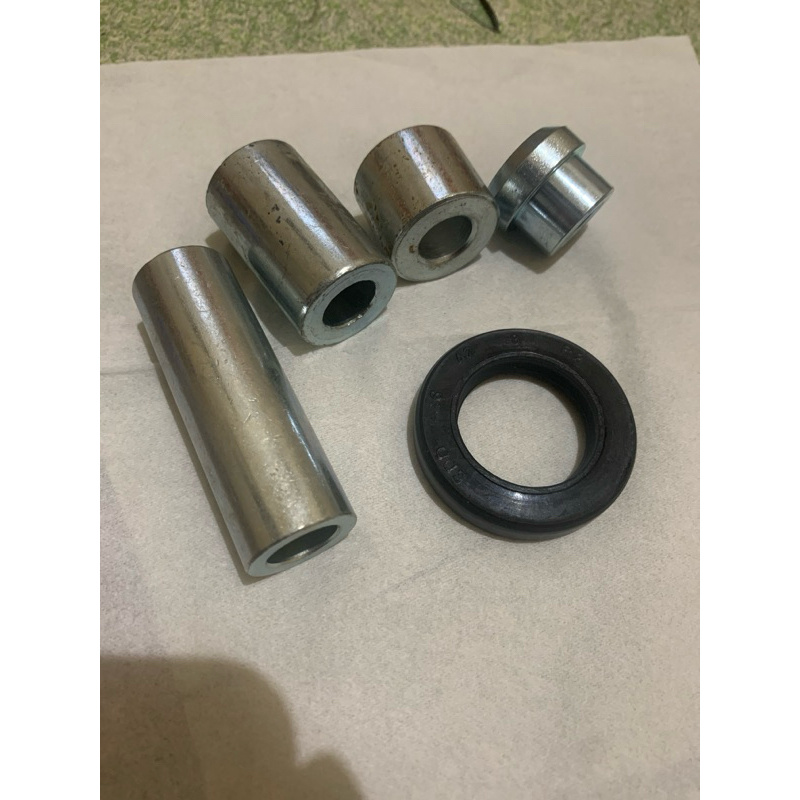 PAKET BOS AS RODA BELAKANG /BOSH GEAR DALAM TROMOL/NAP GIR/BOS PANEL REM KANAN YAMAHA JUPITER Z LAMA