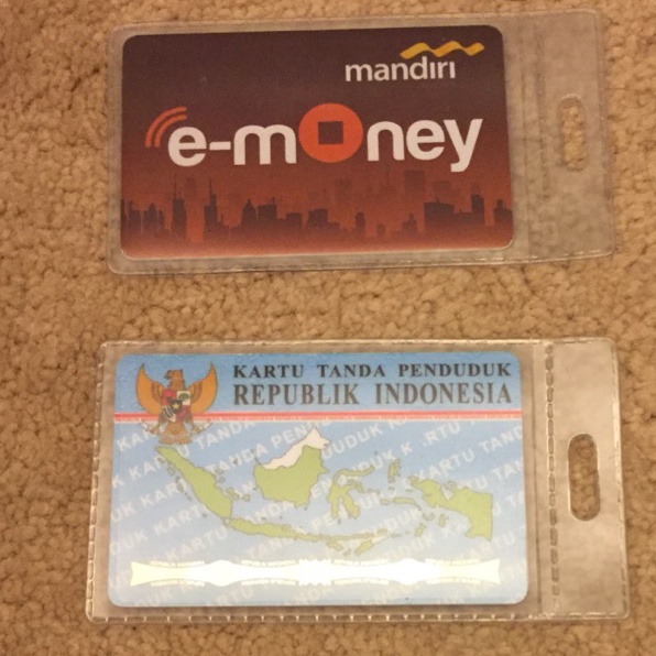 

Get Buy Kantong plastik name tag id card etoll flazz kantong panitia kartu member plastik mika