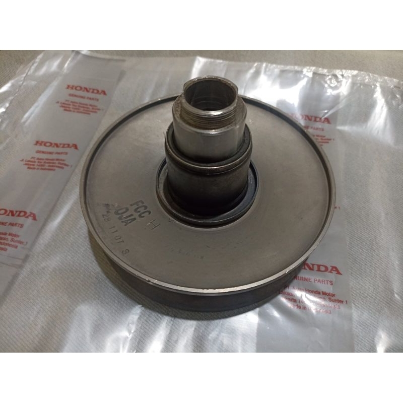 Pully CVT sleading movable driven pully pulley Honda Genio KOJ Beat New 2016 k81 Scoopy new K2F