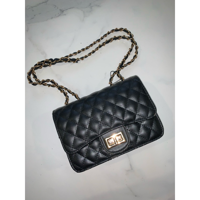 Tas Pesta Wanita Warna Hitam Gold Cantik