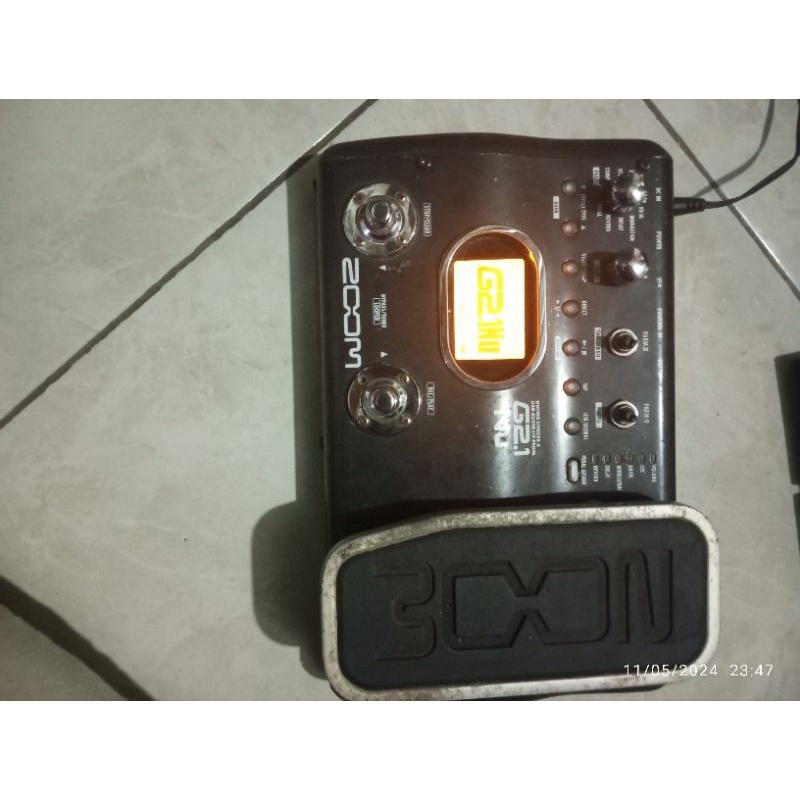 efek gitar zoom G2.1 NU minus hang logo