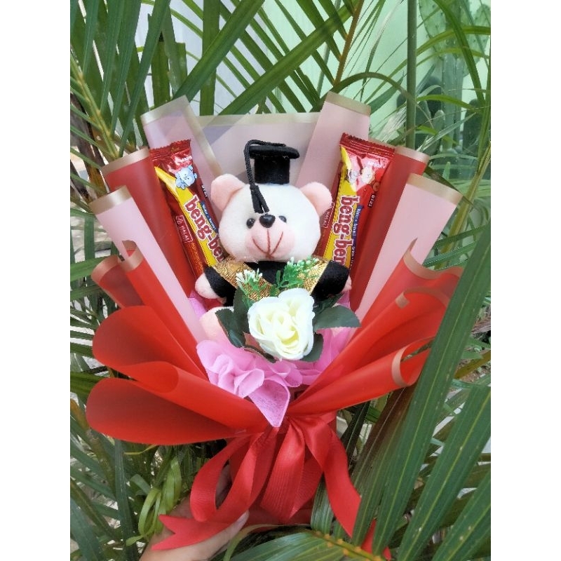 

Buket boneka wisuda+beng-beng