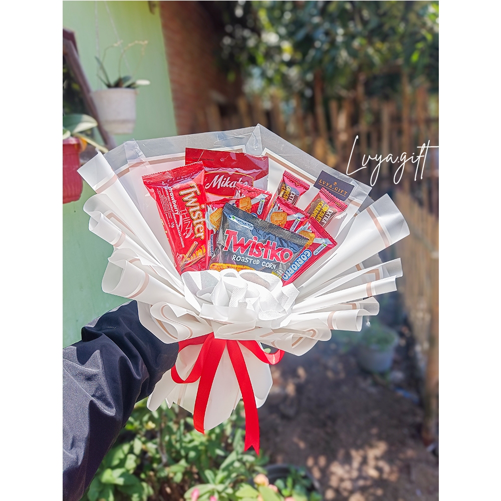 

LVYA.GIFT 4321.41 BUKET SNACK TEMA MERAH PUTIH PREMIUM