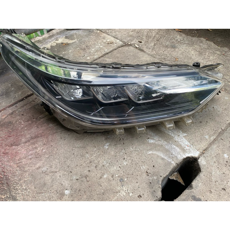 lampu depan toyota yaris led 2019/2020 oryginal