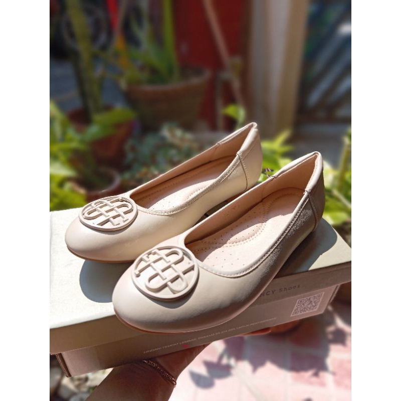 nCy flat shoes wanita 399.000