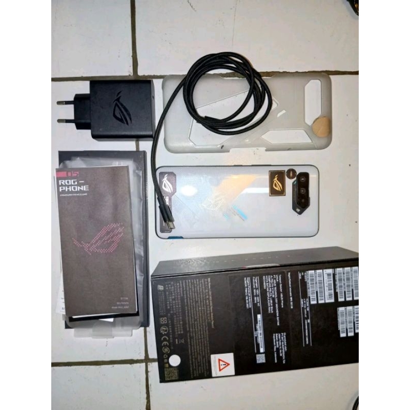 Asus ROG phone 5 8/256 GB fulset minus matot