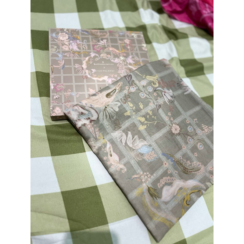 Button Scarves Autograph Dijon