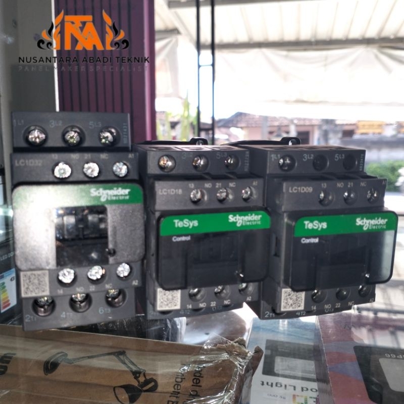 Schneider Contactor LC1D18M7/LC1D09M7/LC1D32M7