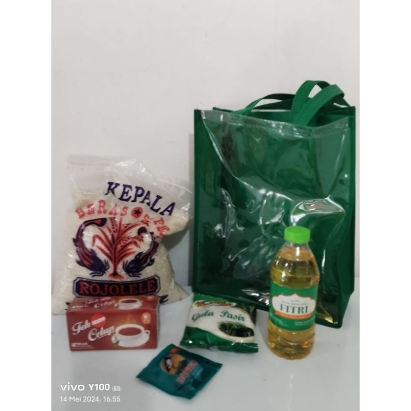 

Paket Sembako Murah. Paket Berbagi. Paket Hemat. Paket syukuran