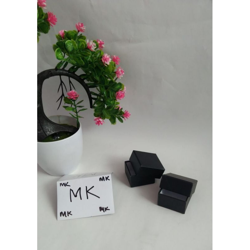 

HARDBOX/ KOTAK CINCIN/ 4X4X2,5CM/ MINI BOX/KOTAK KADO/RING BOX/ KOTAK POLOS