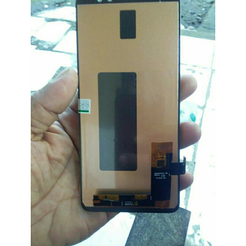 lcd samsung a8+
