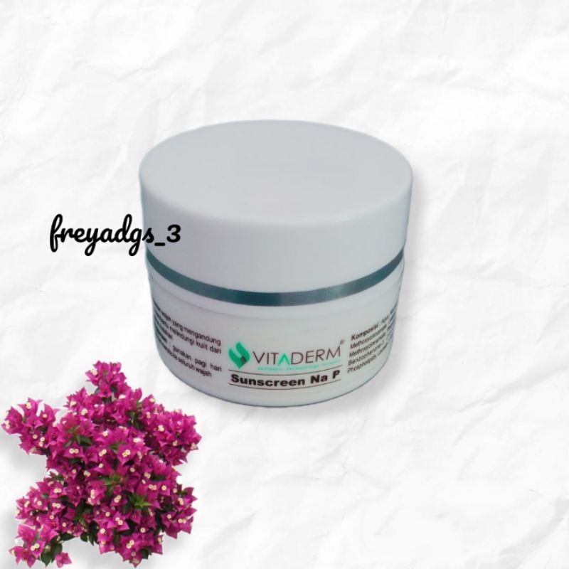 sunscreen vitaderm Na  P/cream pagi pencerah