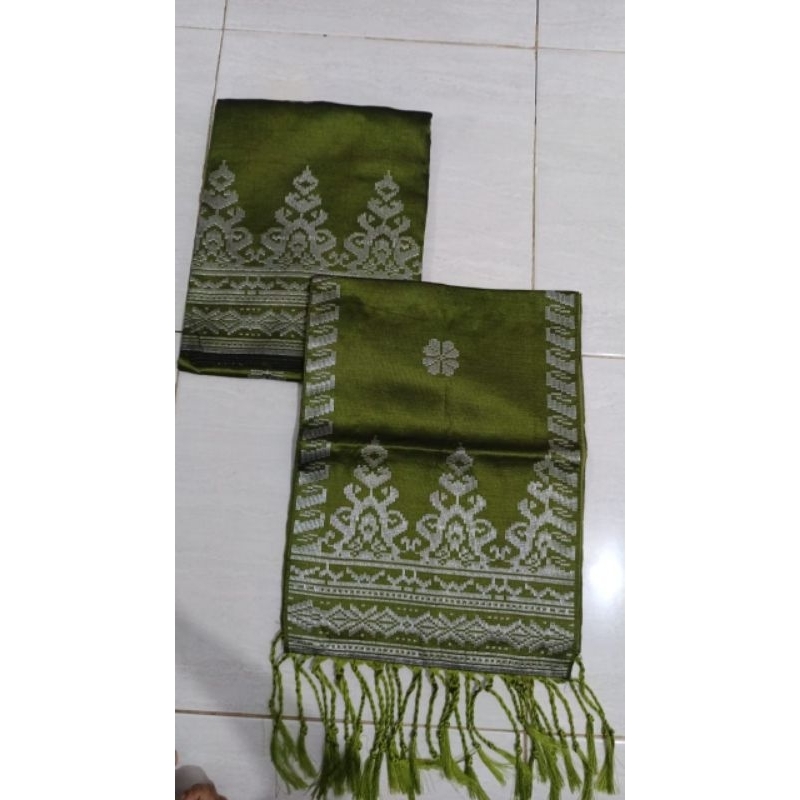 Songket silungkang dan selendang warna hijau Sage , lumut, kacang hijau