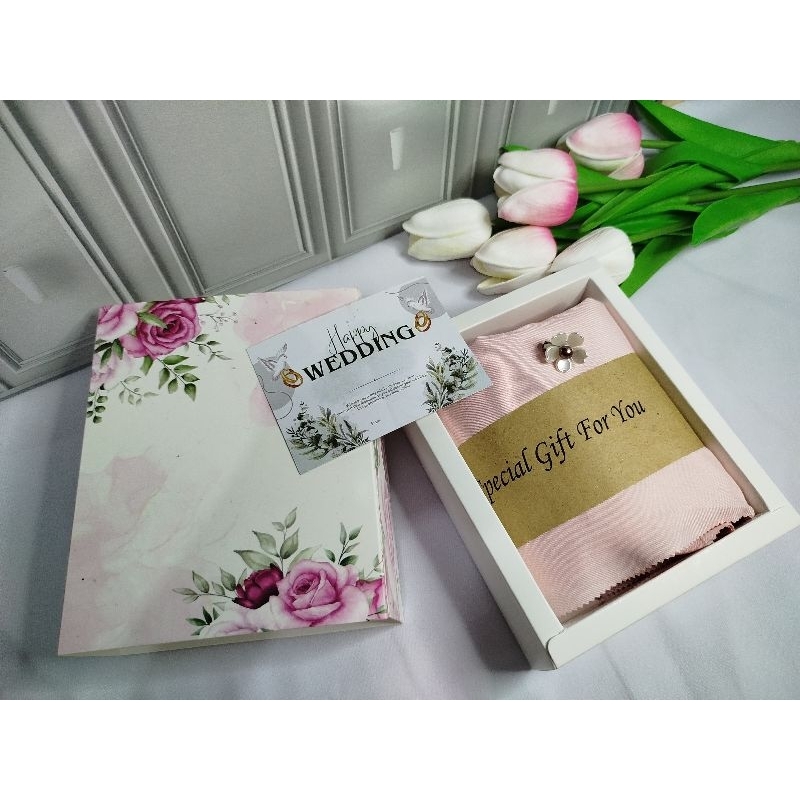 

HAMPERS HIJAB