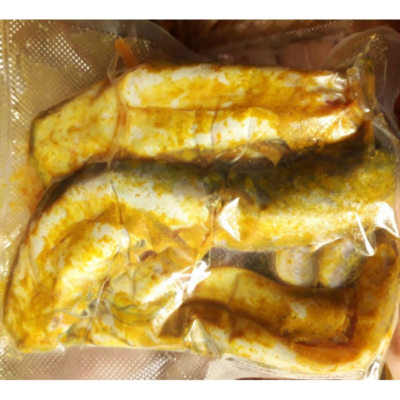 

IKAN LELE BUMBU KUNING FROZENFOOD (800-900 gr)