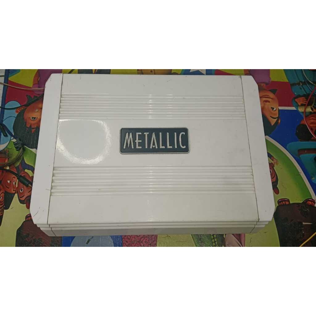 Power Metallic MT-427. 4 Channel. Kondisi bekas normal.