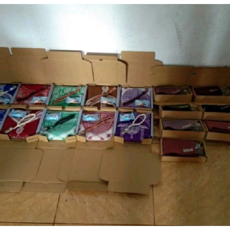 

HAMPERS/GIFT/KADO/BOX IBADAH MURAH UNTUK WISUDA | WEDDING | ULTAH | ANNIVERSARY DLL