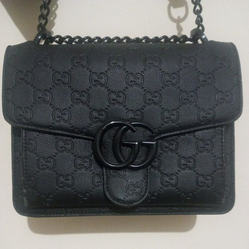 Tas Gucci warna hitam