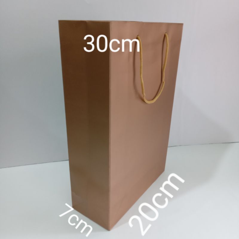 

paperbag polos warna gold silver ukuran (20x7x30)cm isi 12pcs/pack