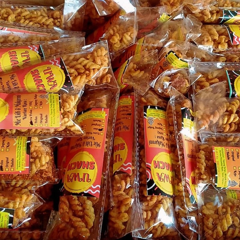 

Snack Makaroni Spiral 40gr Pedas Original Jajanan Jadul Uwa