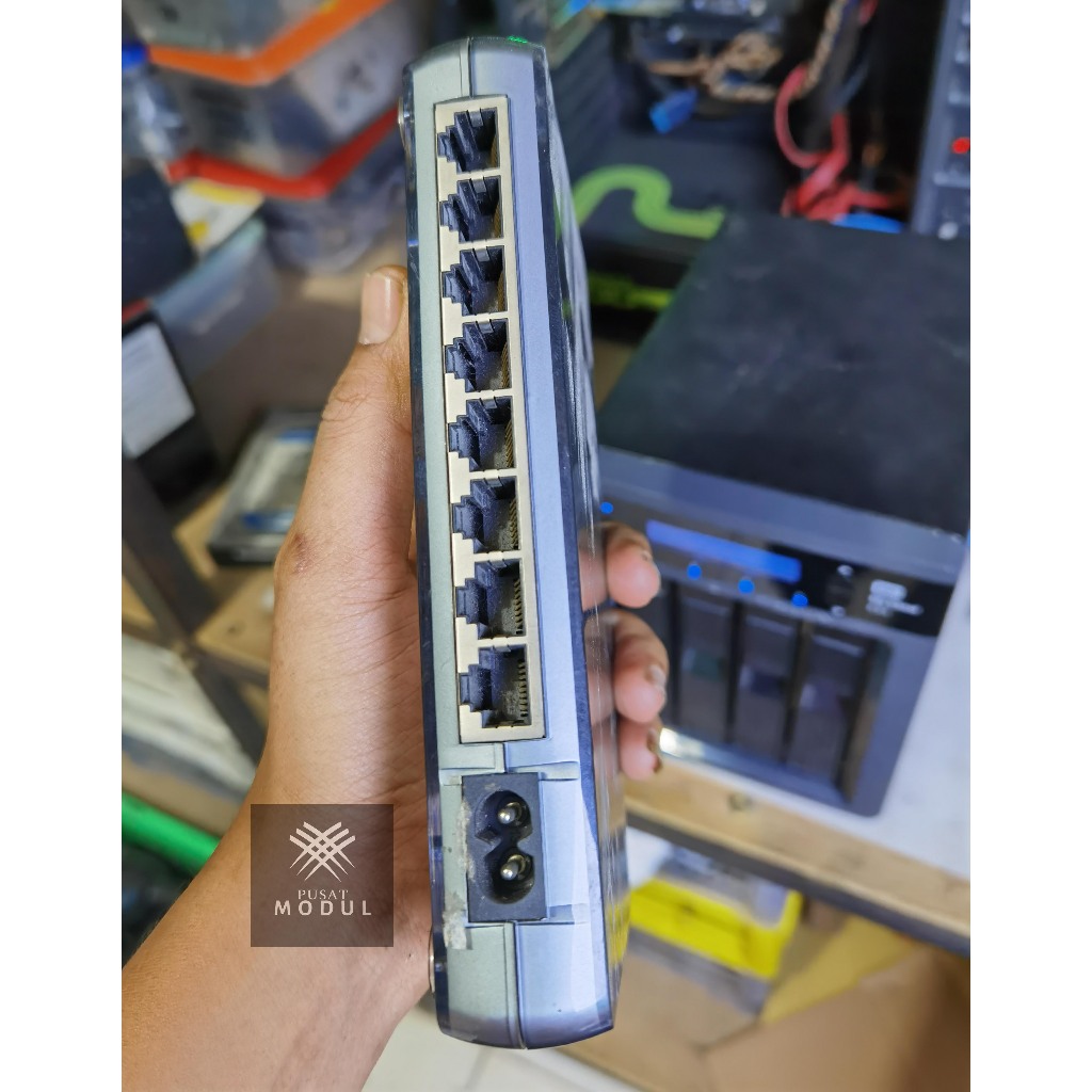 switch hub 8 port merk 3com 3CSFU08