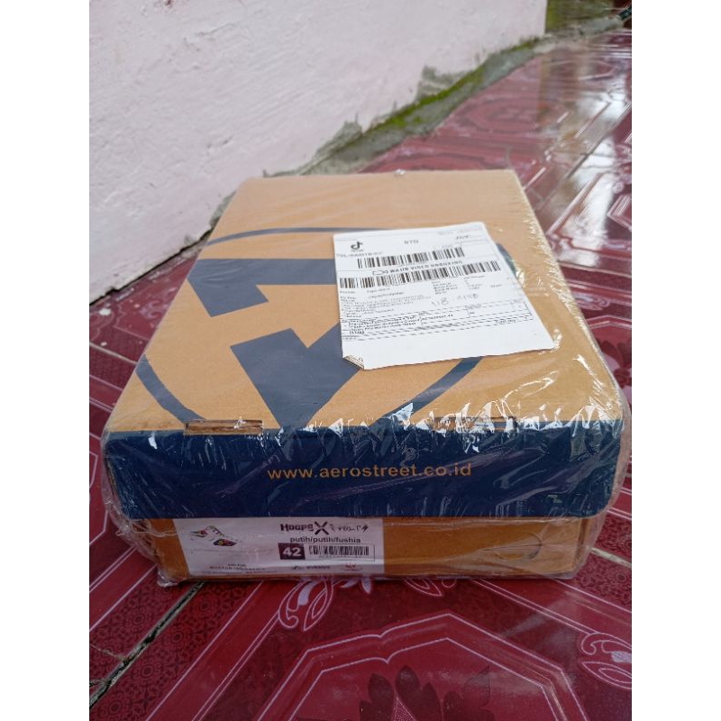 aerostreet hoops x volt putih