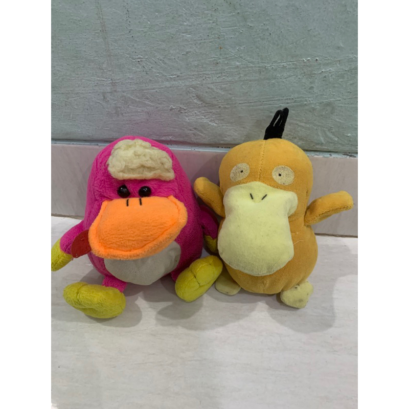 Preloved Mainan Boneka Paketan Bebek Kuning dan Penguin Pink