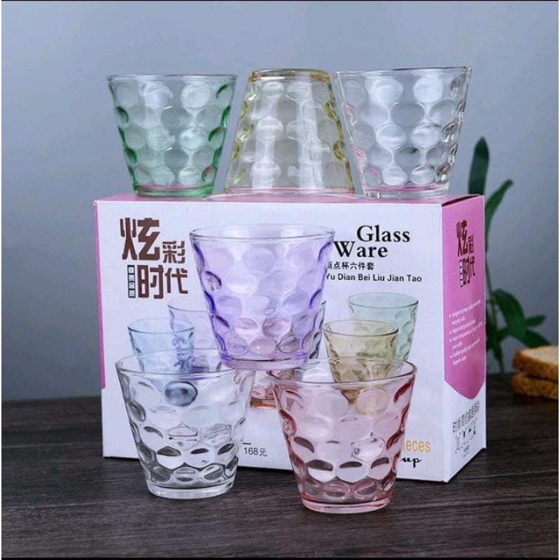 gelas kaca warna warni