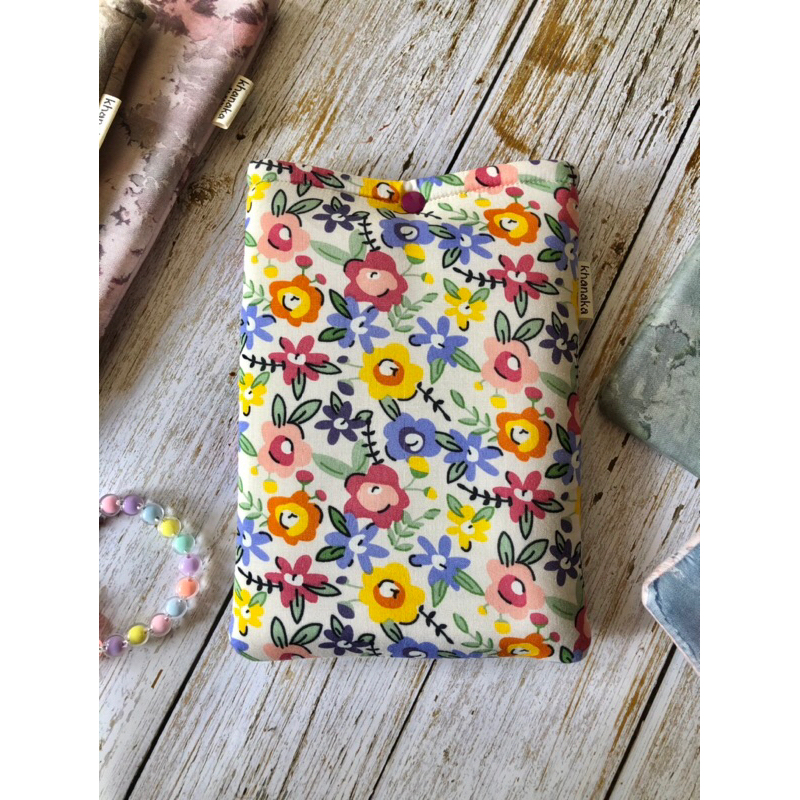 

KHANAKA Booksleeve Colorful Blossom | Cover Buku | Kantong Buku