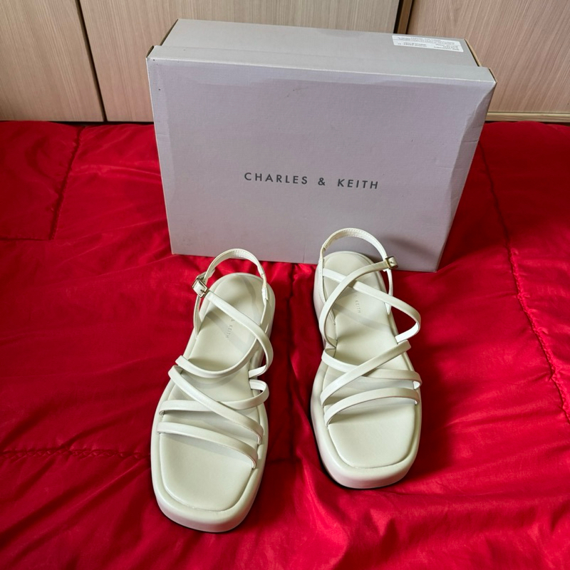 Sendal CHARLES & KEITH