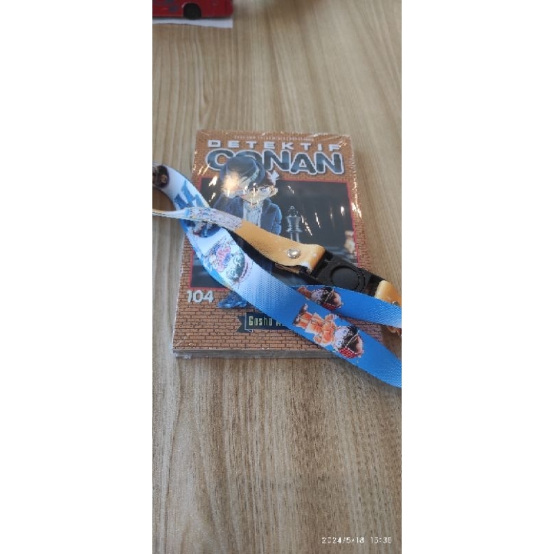 Komik detective Conan 104