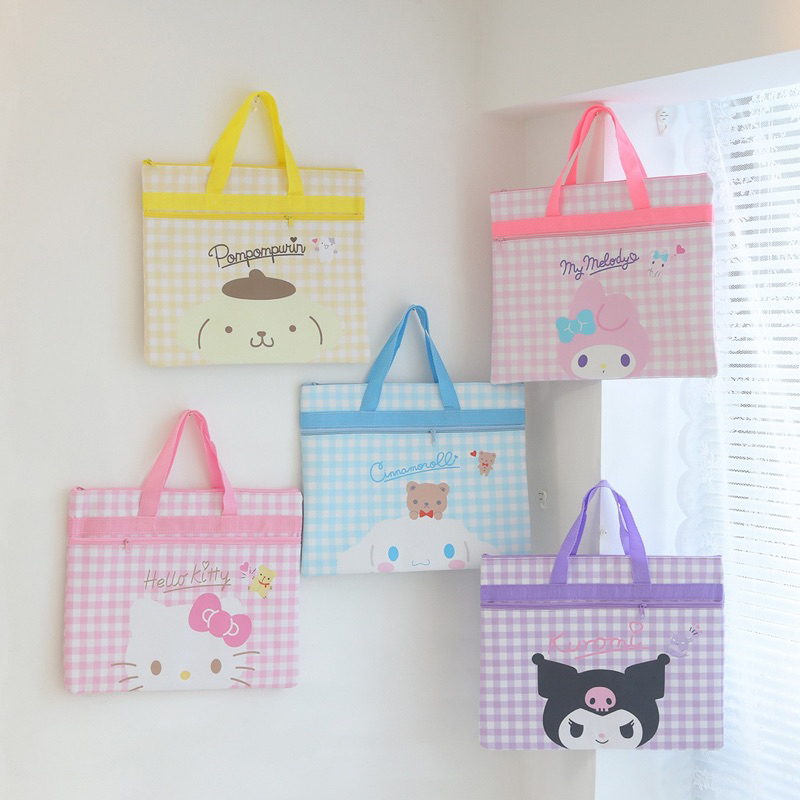 

Hand Bag Sanrio Lokal Tas Map Fit to File Folder A4 Kawaii Kuromi and Friends Tas Buku dan Alat Tulis 38 x 30