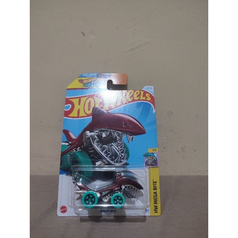 hot wheels shark bite