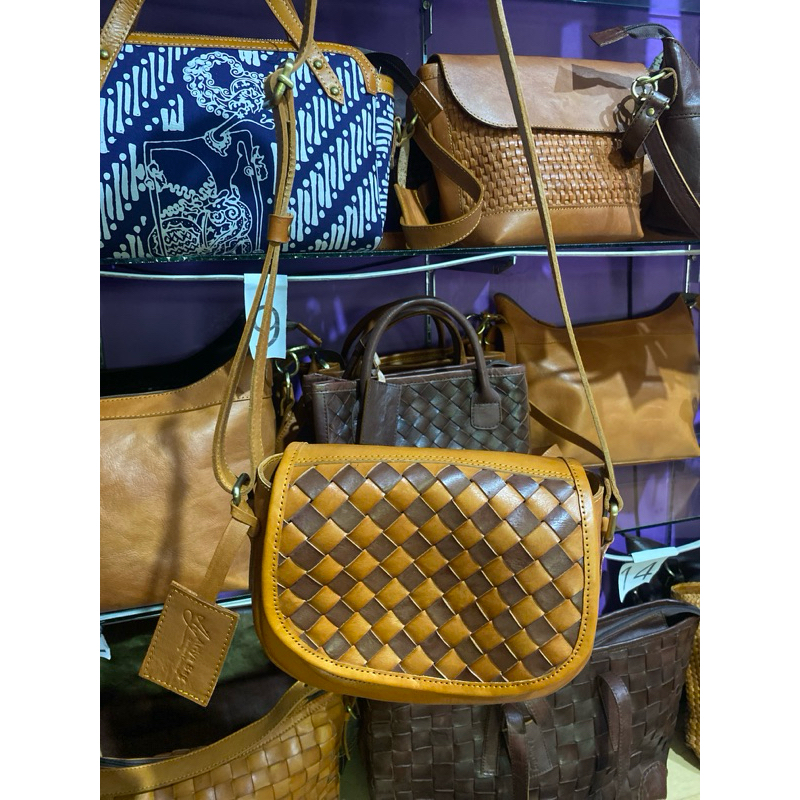 tas anyam kulit asli