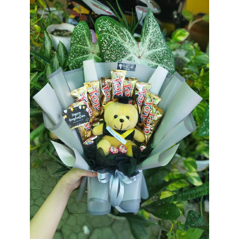 

buket snack + boneka wisuda