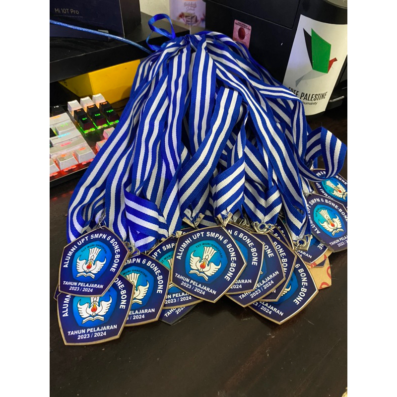 

Medali Akrilik Wisuda