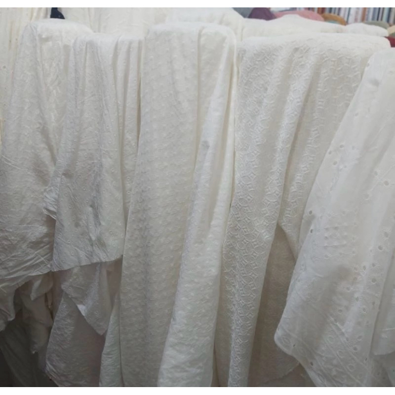 Kain Katun Bordir Motif Bunga Bolong bolong