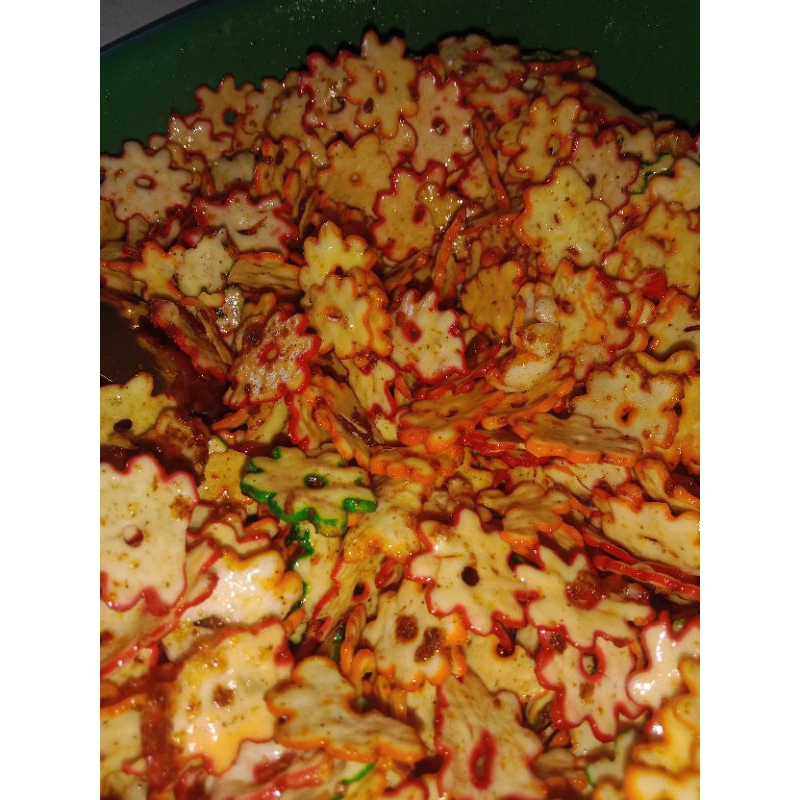 

KERUPUKSEBLAKCACA/500gr/kerupukbintang/seblakkering/kerupukseblakbantat