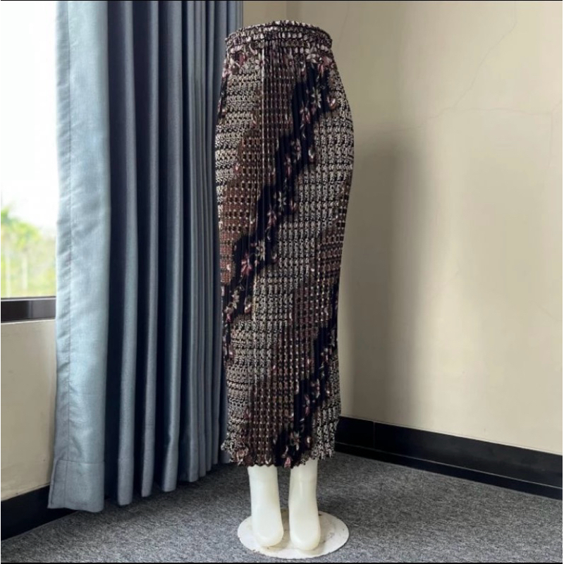Nozamstoreputra - Rok Plisket Batik Prada
