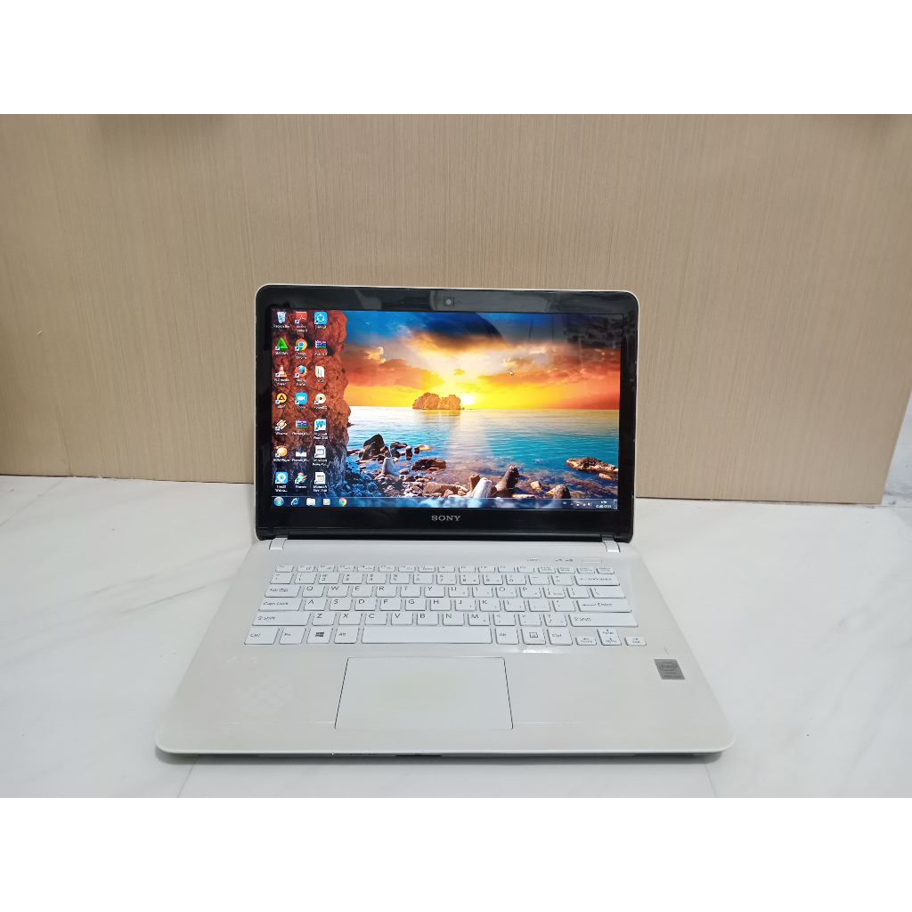 Laptop Sony vaio SVF142C1WW ram 3gb hdd 500gb processor intel core i3-3227U NO MINUS DAN MULUS