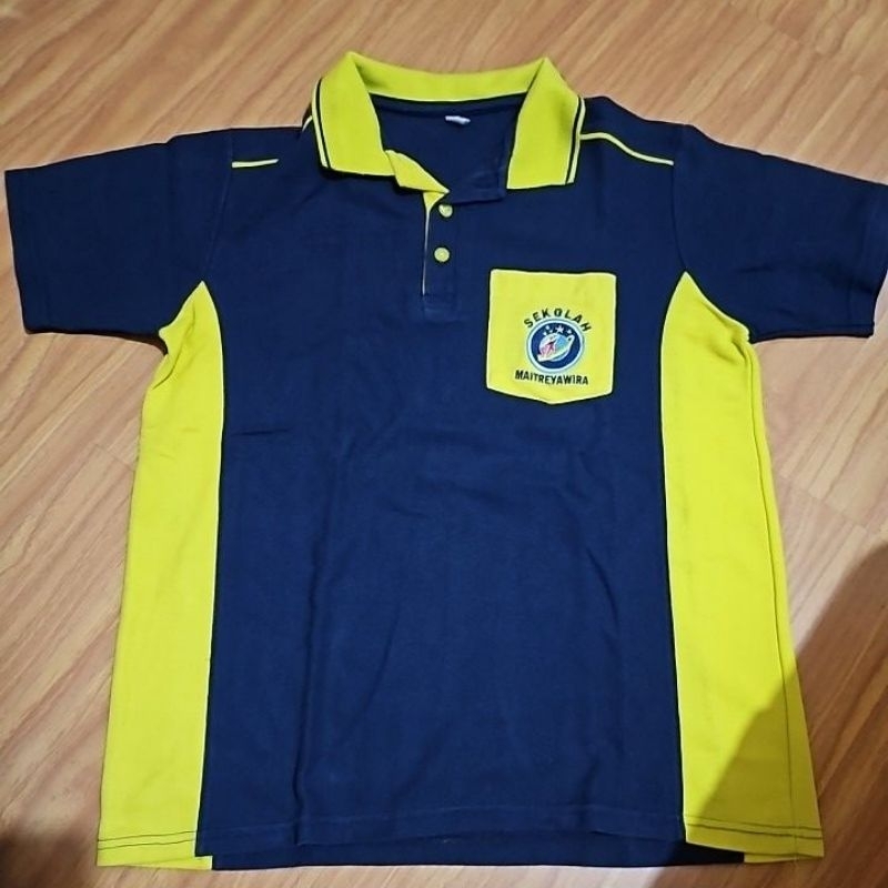 preloved baju olahraga SMP Maitreyawira set