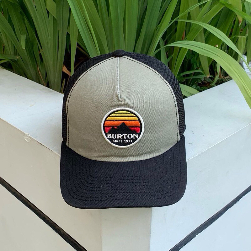 topi outdoor trucker burton