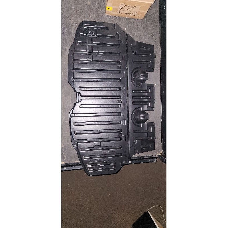 Tutup Lantai / Bagasi - Mobil Voxy Original