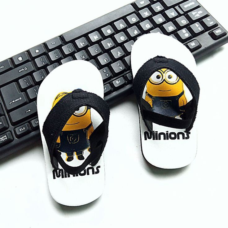Grosir Pembelian  sandal Minions anak jepit tali karet belakangsandals anak usia 2 tahunSatria sanda