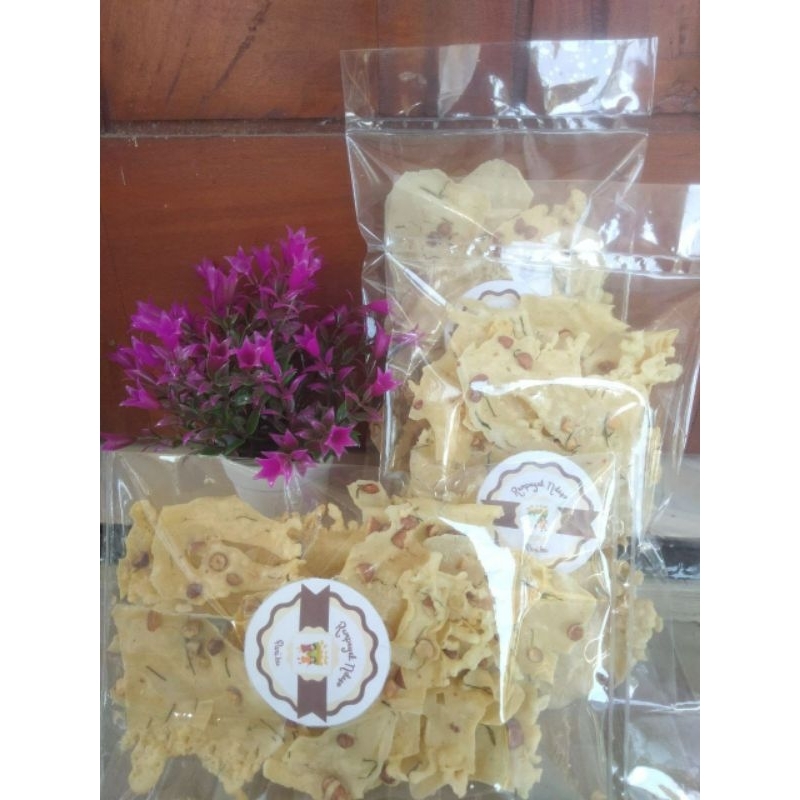 

Rempeyek Peyek Kacang | Daun Jeruk Renyah