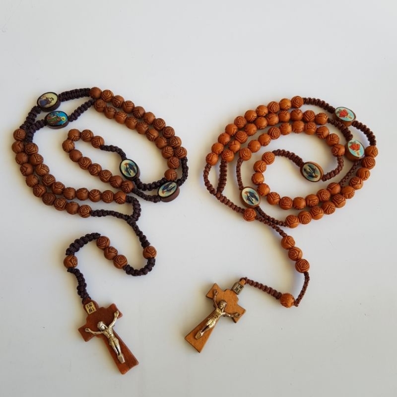 Rosario kayu mawar tali