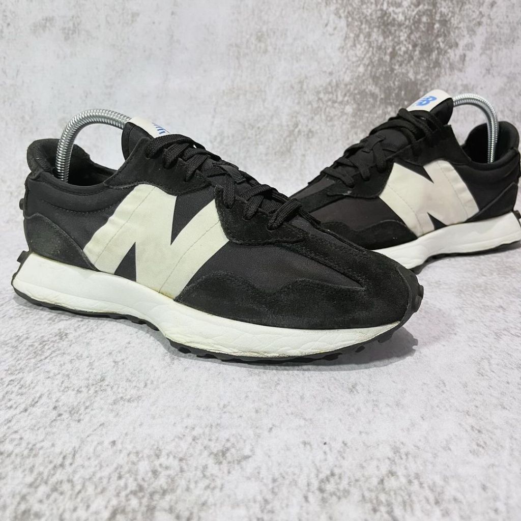 NB 327 Black White Second (Size 40)